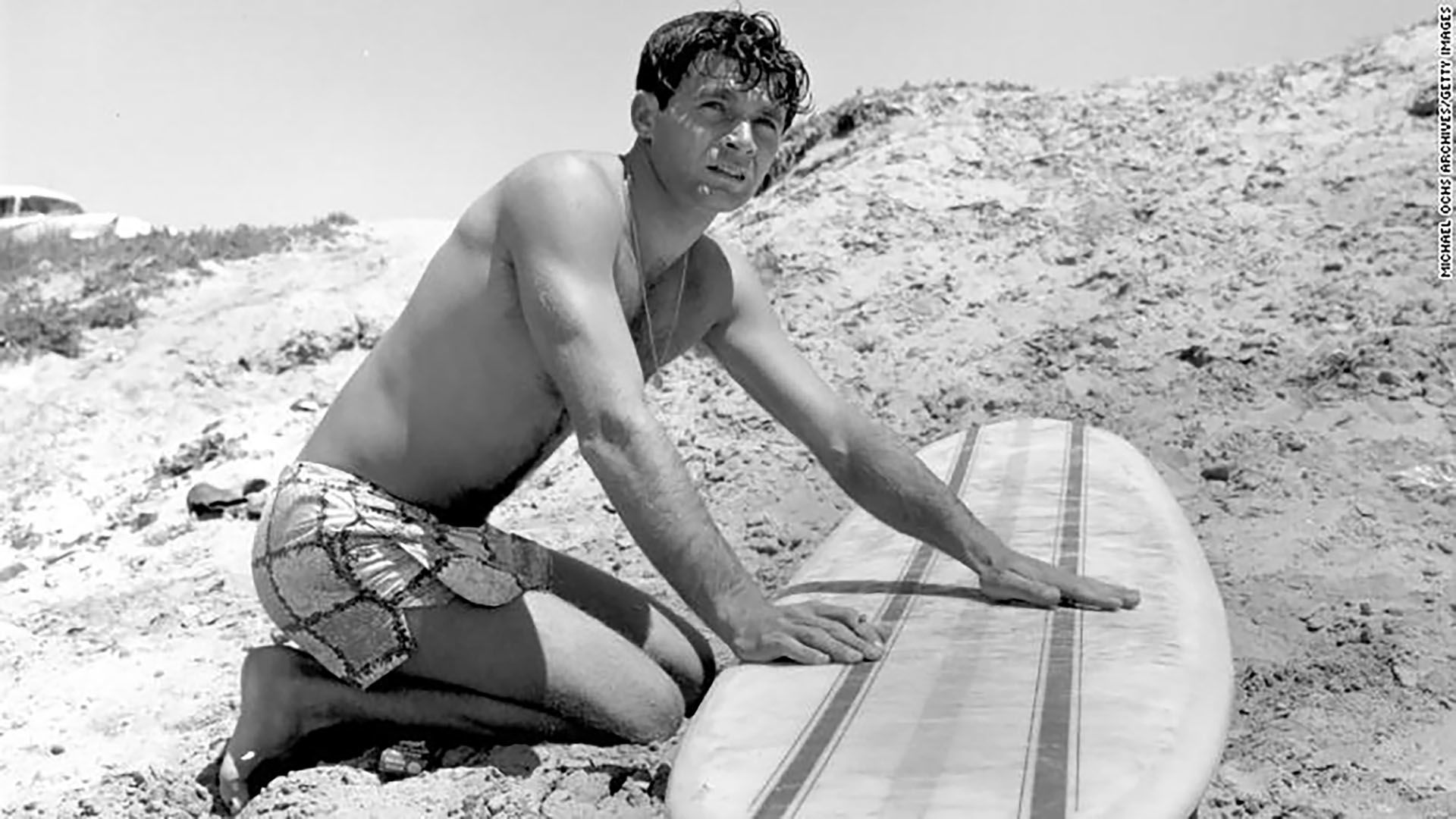 En este momento estás viendo Cabalgando las Olas Sonoras: El Ascenso de la Música Surf en los 60