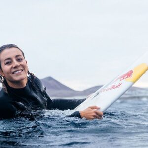 Laura Coviella: Rompiendo Barreras en el Surf de Olas Grandes